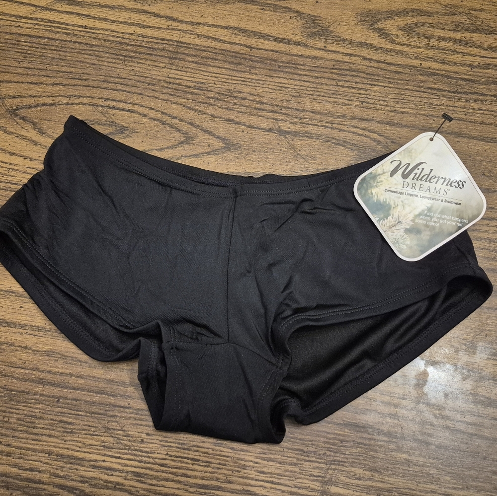 Black Minimalist Panties with Contoured Pouch